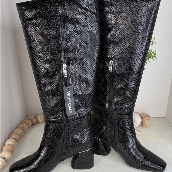 DKNY Women's Cana Block Heel Knee-High Boots Wide Calf Sz 8 - Picture 5 of 12